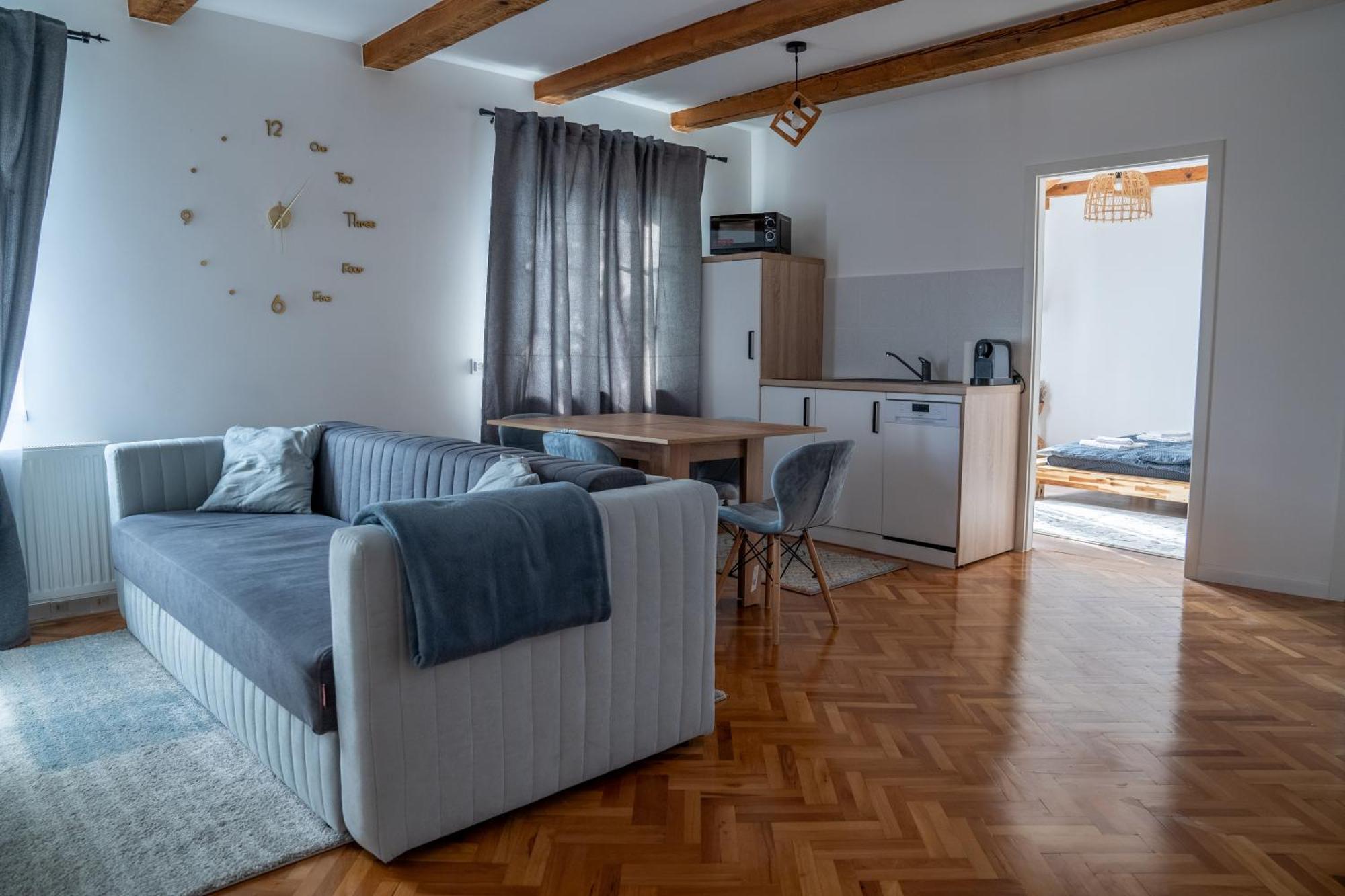 Apartment Middle Penthouse *